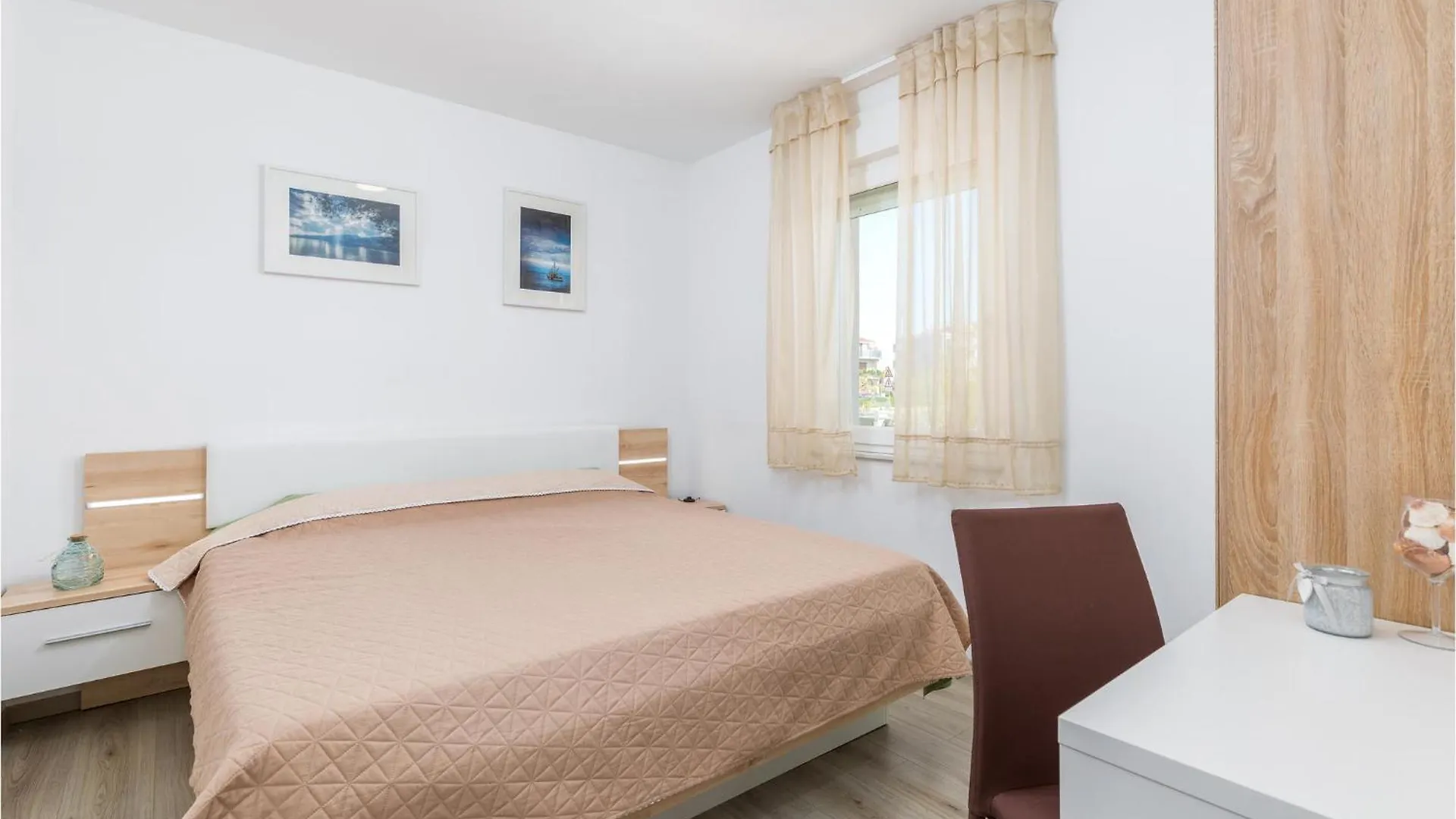 Nice Home In Valbandon With Jacuzzi Holiday home