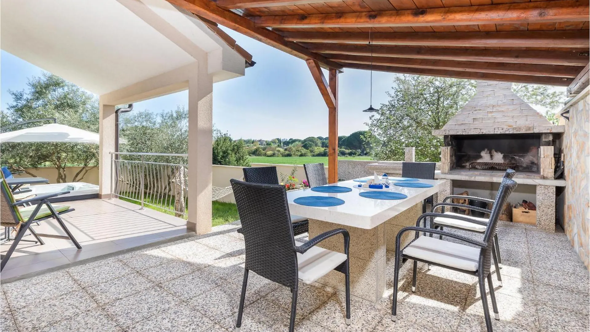 Nice Home In Valbandon With Jacuzzi Croatia